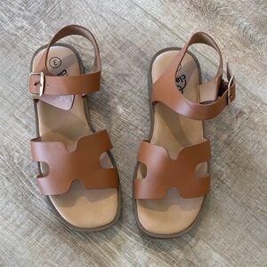 Art Class Tan Leather Sandals with Buckle
